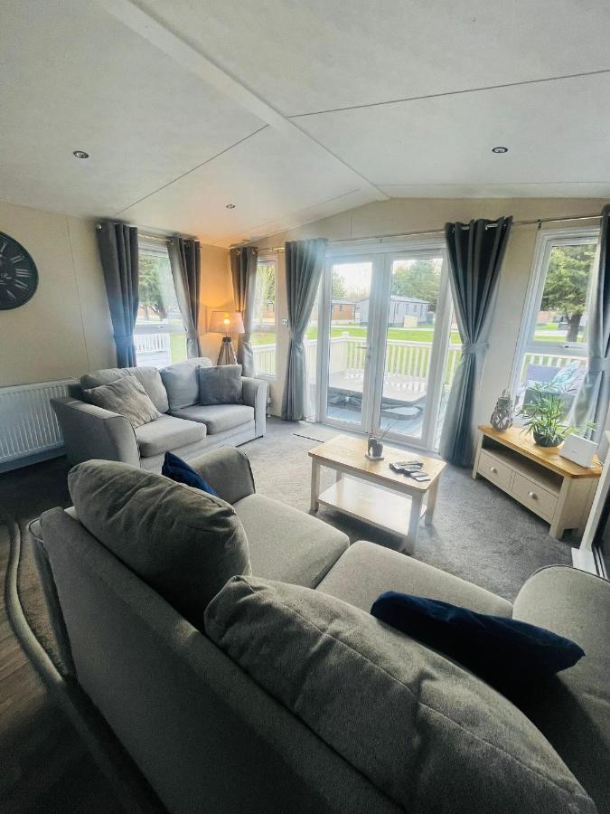 Buttermere Lodge With Hot Tub Barmby on the Moor Exterior photo